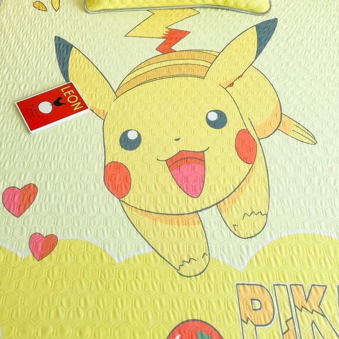 91家纺网 家纺一手货源 找家纺 一电 2025新款牛奶丝凉席床笠可水洗凉感丝凉席学生宿舍单人裸睡空调席-系列二 奔跑皮卡丘