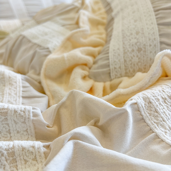 91家纺网 家纺一手货源 找家纺 网红馆（ck家纺） 2025新款色织提花牛奶绒床裙四件套-洛丽塔系列 洛丽塔-米色