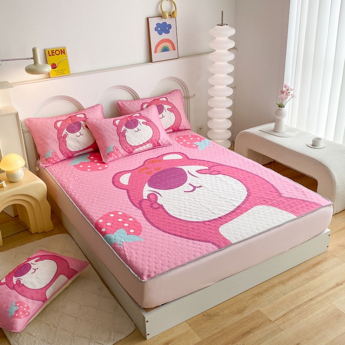 91家纺网 家纺一手货源 找家纺 一电 2025新款牛奶丝凉席床笠可水洗凉感丝凉席学生宿舍单人裸睡空调席-系列二 草莓大雄