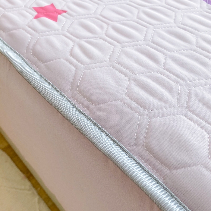 91家纺网 家纺一手货源 找家纺 一电 2025新款牛奶丝凉席床笠可水洗凉感丝凉席学生宿舍单人裸睡空调席-系列二 可爱星黛露