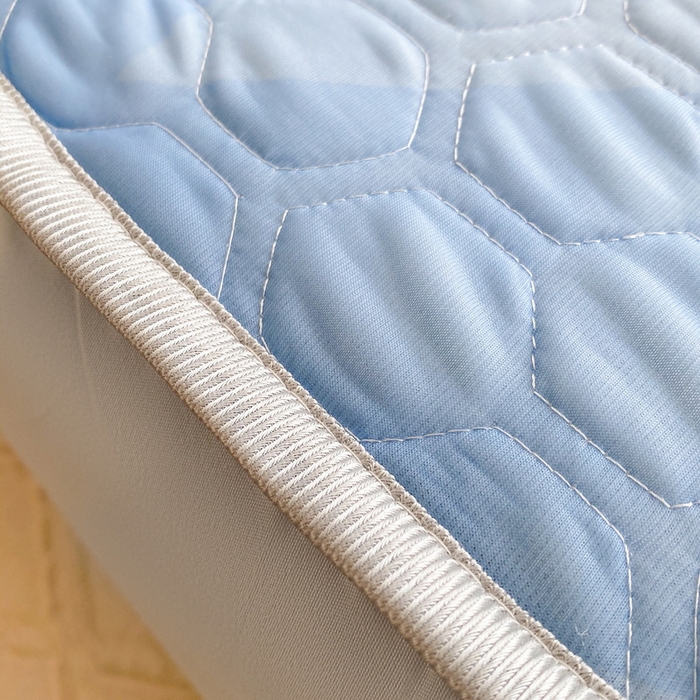 91家纺网 家纺一手货源 找家纺 一电 2025新款牛奶丝凉席床笠可水洗凉感丝凉席学生宿舍单人裸睡空调席-系列二 钢铁侠