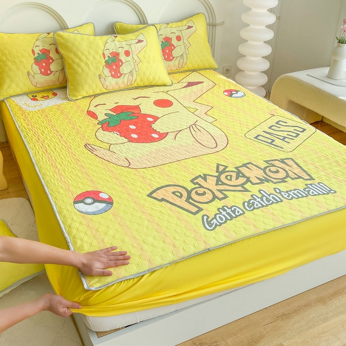 91家纺网 家纺一手货源 找家纺 一电 2025新款牛奶丝凉席床笠可水洗凉感丝凉席学生宿舍单人裸睡空调席-系列二 草莓皮卡丘