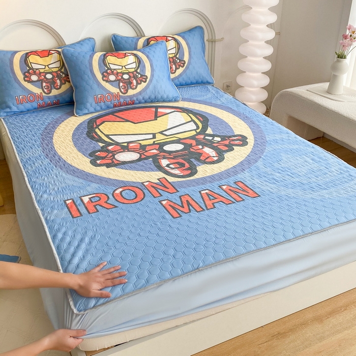 91家纺网 家纺一手货源 找家纺 一电 2025新款牛奶丝凉席床笠可水洗凉感丝凉席学生宿舍单人裸睡空调席-系列二 钢铁侠