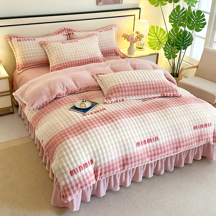 富缦庭 2025新款泡泡牛奶绒床盖款四件套 条纹字母-粉