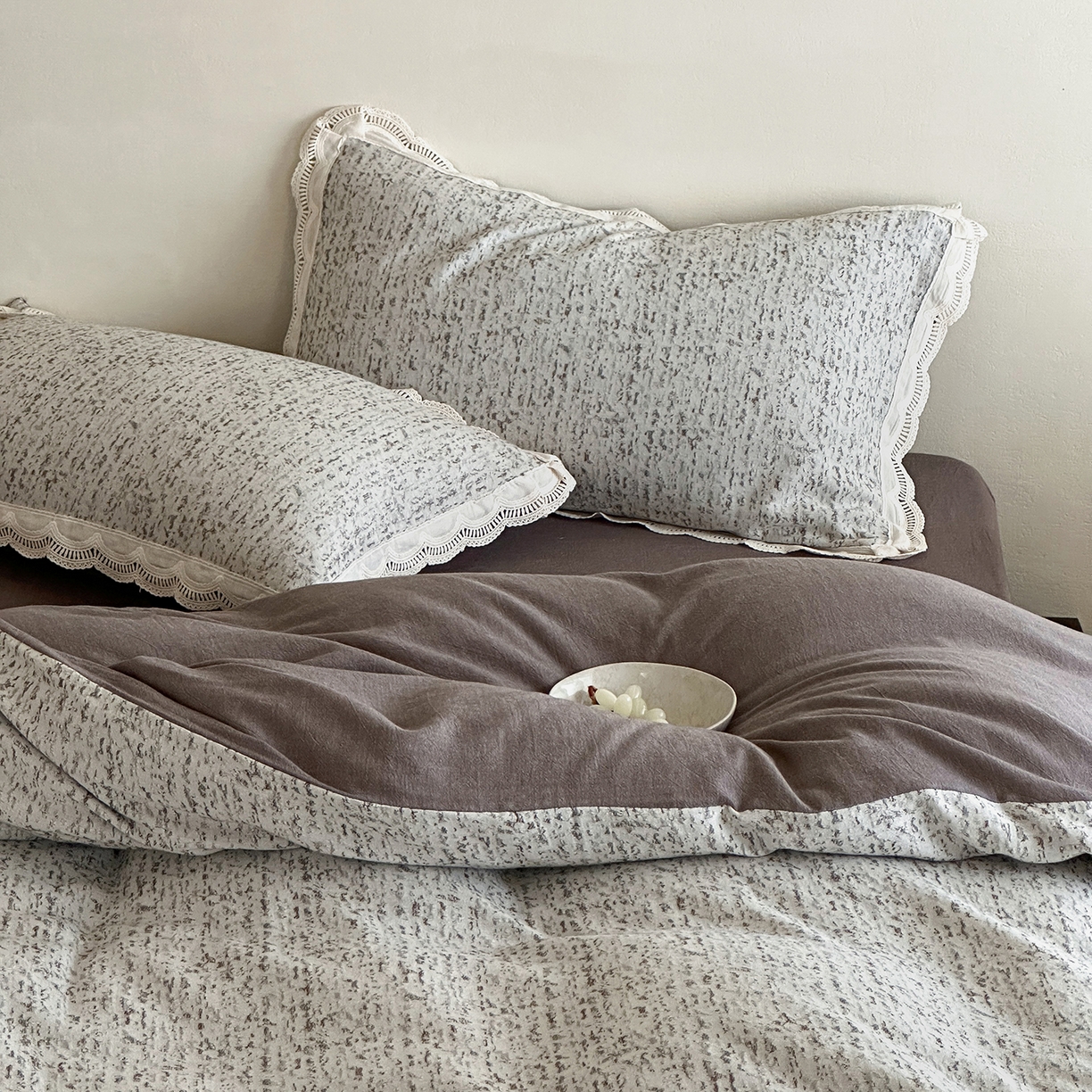 91家纺网 家纺一手货源 找家纺 月夏 2025新款全棉色织四件套-星空点点系列 星空点点-灰色