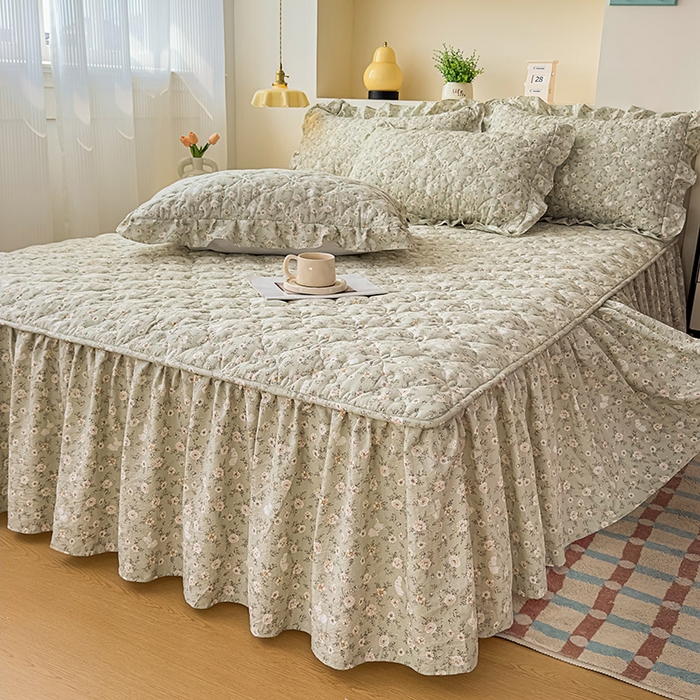 91家纺网 家纺一手货源 找家纺 鼎丰家纺 2025新款水洗皱皱纱夹棉床裙 林间萌兔