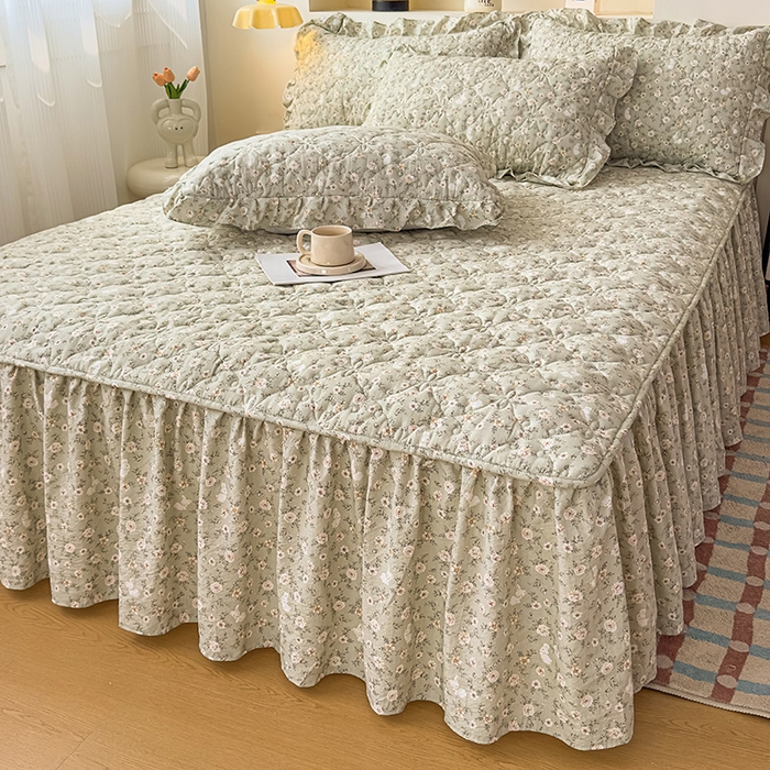 91家纺网 家纺一手货源 找家纺 鼎丰家纺 2025新款水洗皱皱纱夹棉床裙 林间萌兔