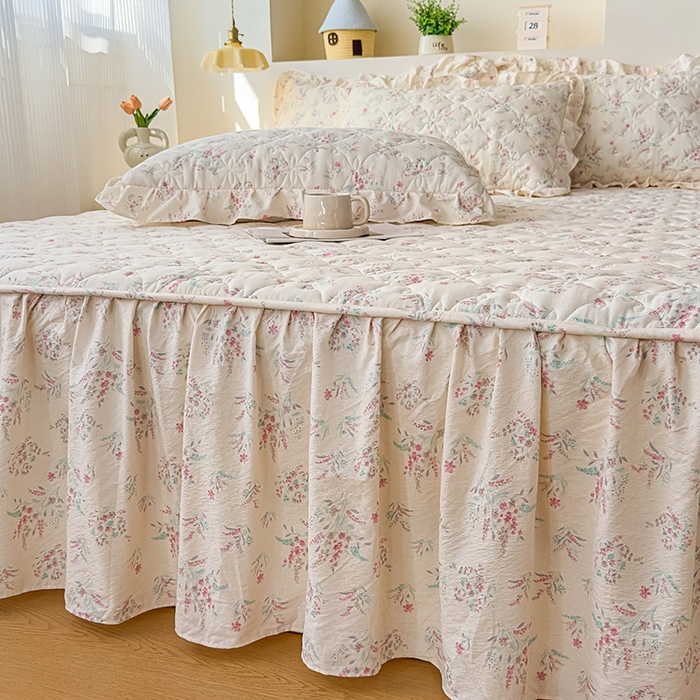 91家纺网 家纺一手货源 找家纺 鼎丰家纺 2025新款水洗皱皱纱夹棉床裙 奶昔蛋糕