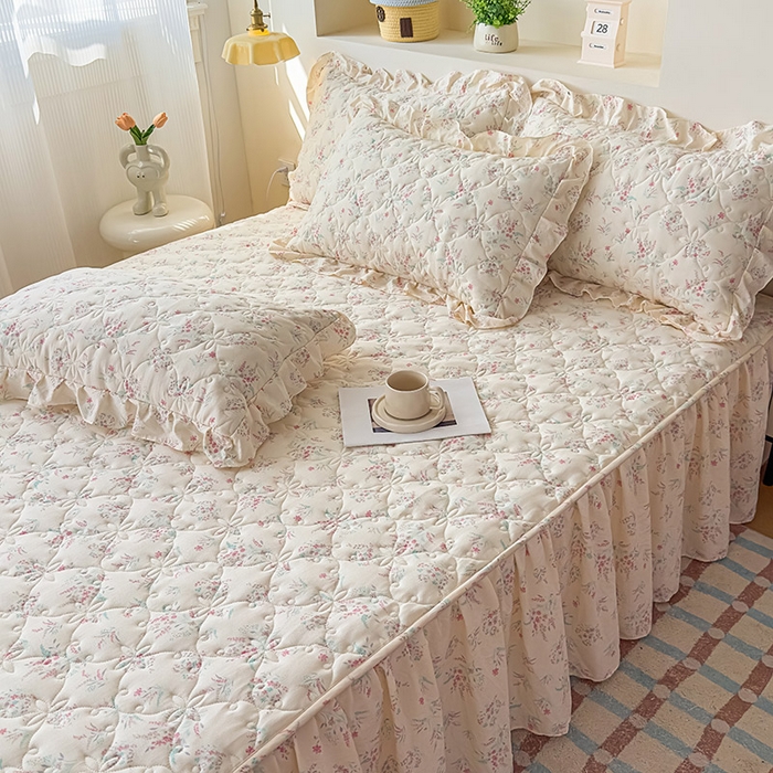 91家纺网 家纺一手货源 找家纺 鼎丰家纺 2025新款水洗皱皱纱夹棉床裙 奶昔蛋糕