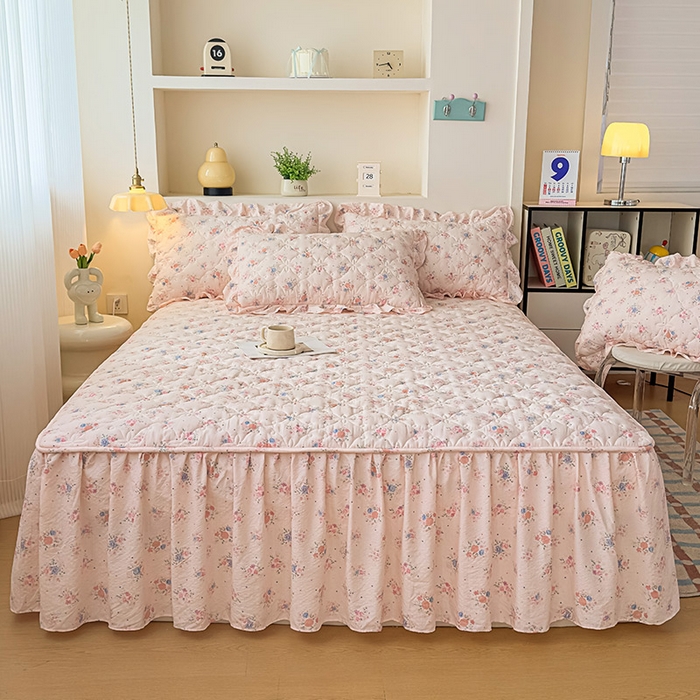 91家纺网 家纺一手货源 找家纺 鼎丰家纺 2025新款水洗皱皱纱夹棉床裙 芊芊花海