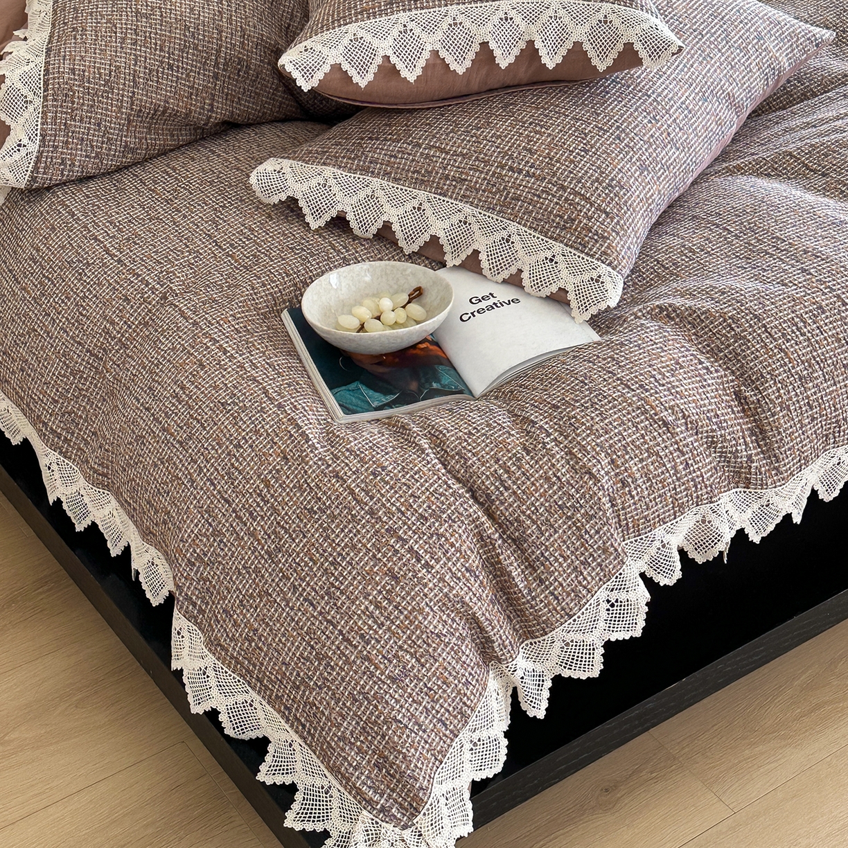 91家纺网 家纺一手货源 找家纺 月夏 2025新款全棉色织华夫格四件套 红咖