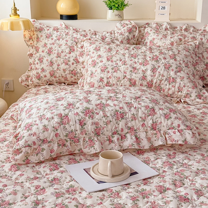 91家纺网 家纺一手货源 找家纺 鼎丰家纺 2025新款水洗皱皱纱夹棉床裙 星眠云野