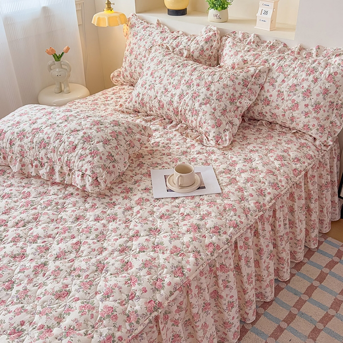 91家纺网 家纺一手货源 找家纺 鼎丰家纺 2025新款水洗皱皱纱夹棉床裙 星眠云野