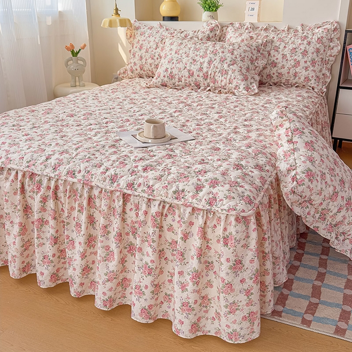 91家纺网 家纺一手货源 找家纺 鼎丰家纺 2025新款水洗皱皱纱夹棉床裙 星眠云野