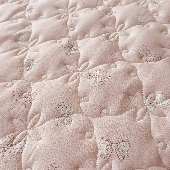 91家纺网 家纺一手货源 找家纺 鼎丰家纺 2025新款水洗皱皱纱夹棉床裙 星语心愿