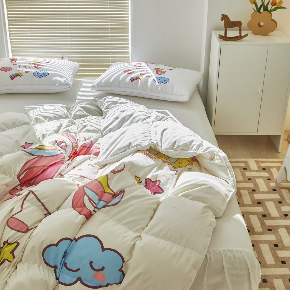 91家纺网 家纺一手货源 找家纺 暖羽屋羽绒馆 2025新款绒子含量95白鸭绒被芯儿童学生羽绒被子鸭绒被婴幼儿园被子 独角兽3