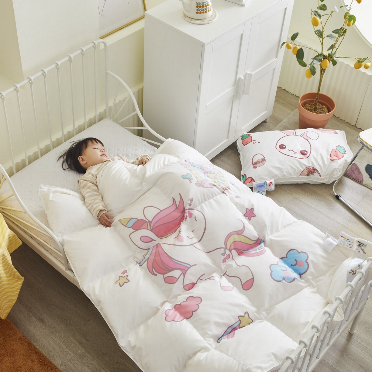 91家纺网 家纺一手货源 找家纺 暖羽屋羽绒馆 2025新款绒子含量95白鸭绒被芯儿童学生羽绒被子鸭绒被婴幼儿园被子 独角兽