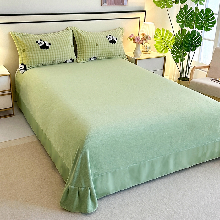 91家纺网 家纺一手货源 找家纺 富缦庭 2025新款泡泡牛奶绒床盖款四件套 熊猫绿