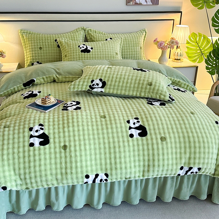 91家纺网 家纺一手货源 找家纺 富缦庭 2025新款泡泡牛奶绒床盖款四件套 熊猫绿