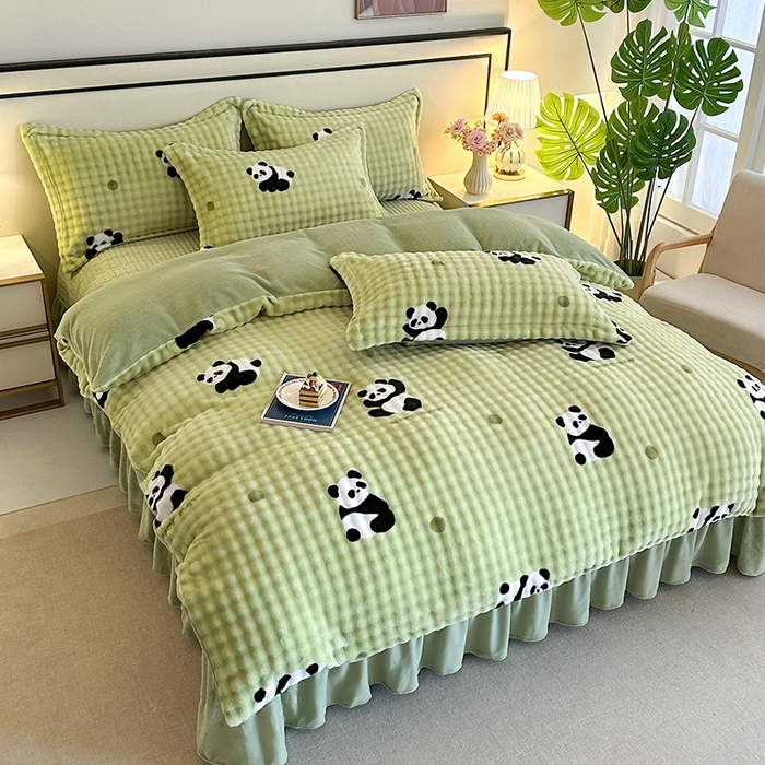 富缦庭 2025新款泡泡牛奶绒床盖款四件套 熊猫绿