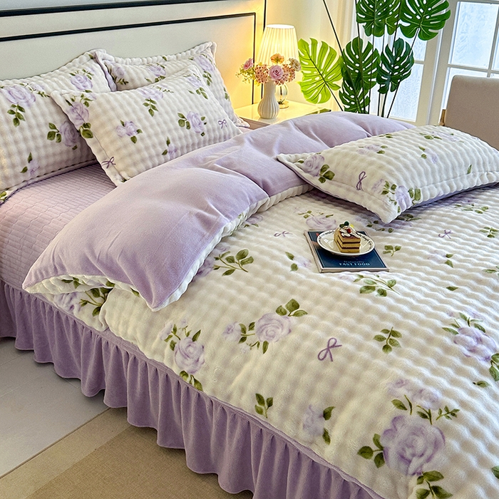 91家纺网 家纺一手货源 找家纺 富缦庭 2025新款泡泡牛奶绒床盖款四件套 紫色蝴蝶结