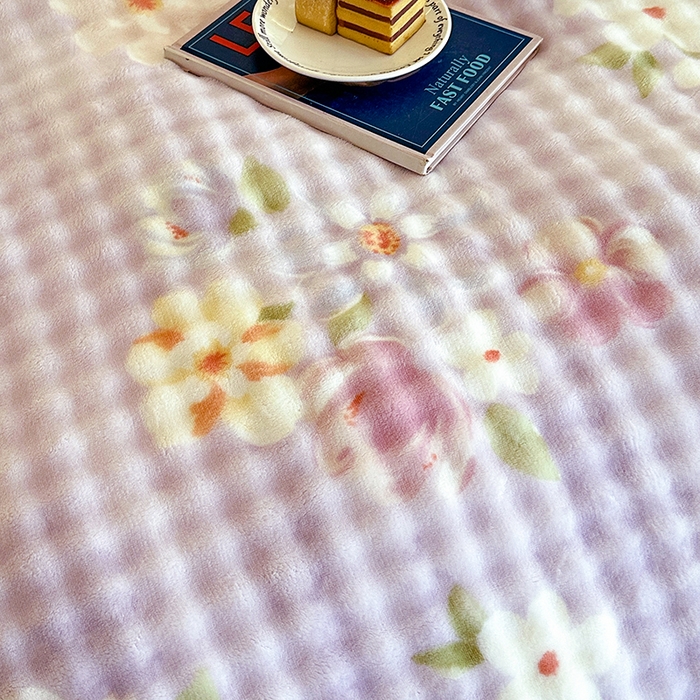 91家纺网 家纺一手货源 找家纺 富缦庭 2025新款泡泡牛奶绒床盖款四件套 紫色花朵