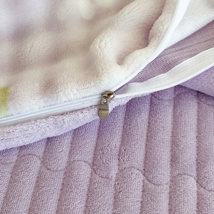 91家纺网 家纺一手货源 找家纺 富缦庭 2025新款泡泡牛奶绒床盖款四件套 紫色花朵