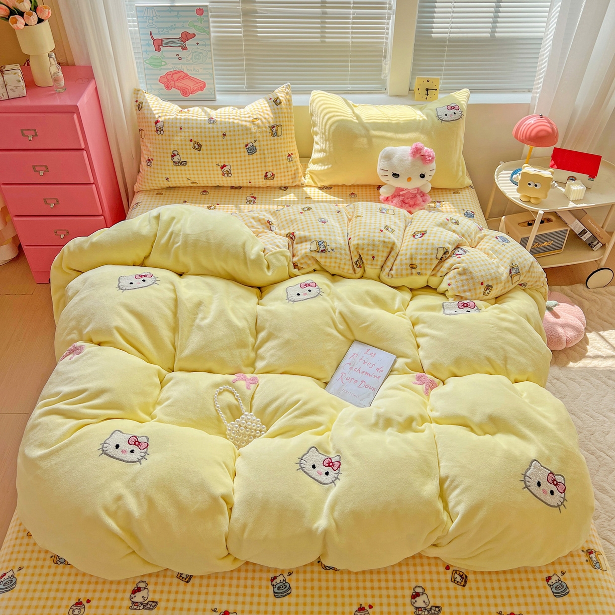 91家纺网 家纺一手货源 找家纺 奈颜 2025新款甜小猫系列高克重牛奶绒毛巾绣四件套-提供买家秀 甜小猫-奶黄