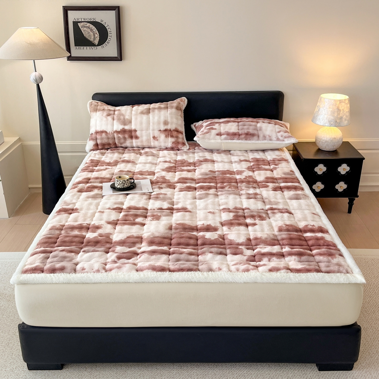 91家纺网 家纺一手货源 找家纺 卡伦家纺 2025新款兔毛绒高克重保暖床垫床褥 云端-烟棕