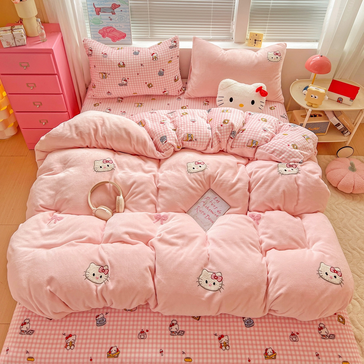 91家纺网 家纺一手货源 找家纺 奈颜 2025新款甜小猫系列高克重牛奶绒毛巾绣四件套-提供买家秀 甜小猫-浅粉