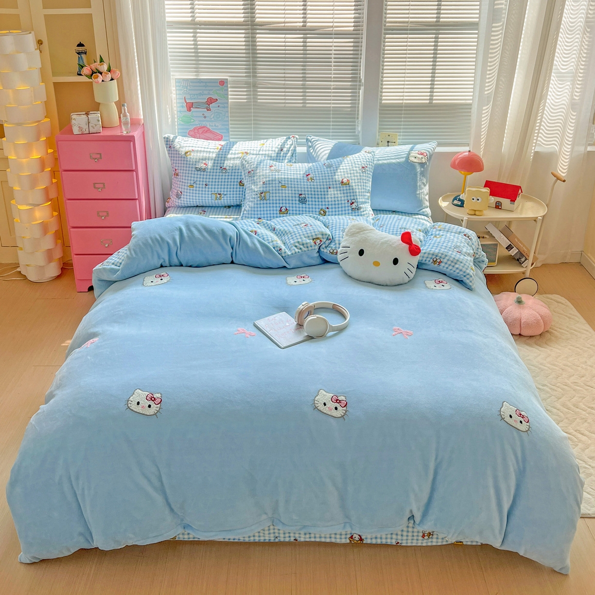 91家纺网 家纺一手货源 找家纺 奈颜 2025新款甜小猫系列高克重牛奶绒毛巾绣四件套-提供买家秀 甜小猫-浅蓝