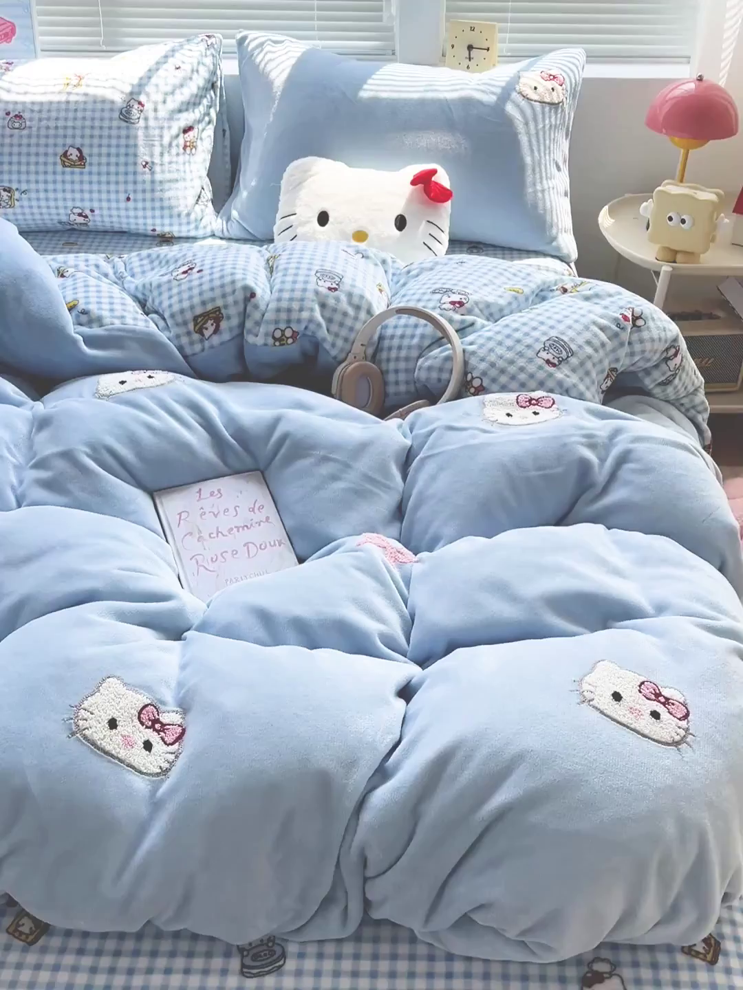 91家纺网 家纺一手货源 找家纺 奈颜 2025新款甜小猫系列高克重牛奶绒毛巾绣四件套-提供买家秀 甜小猫-浅蓝