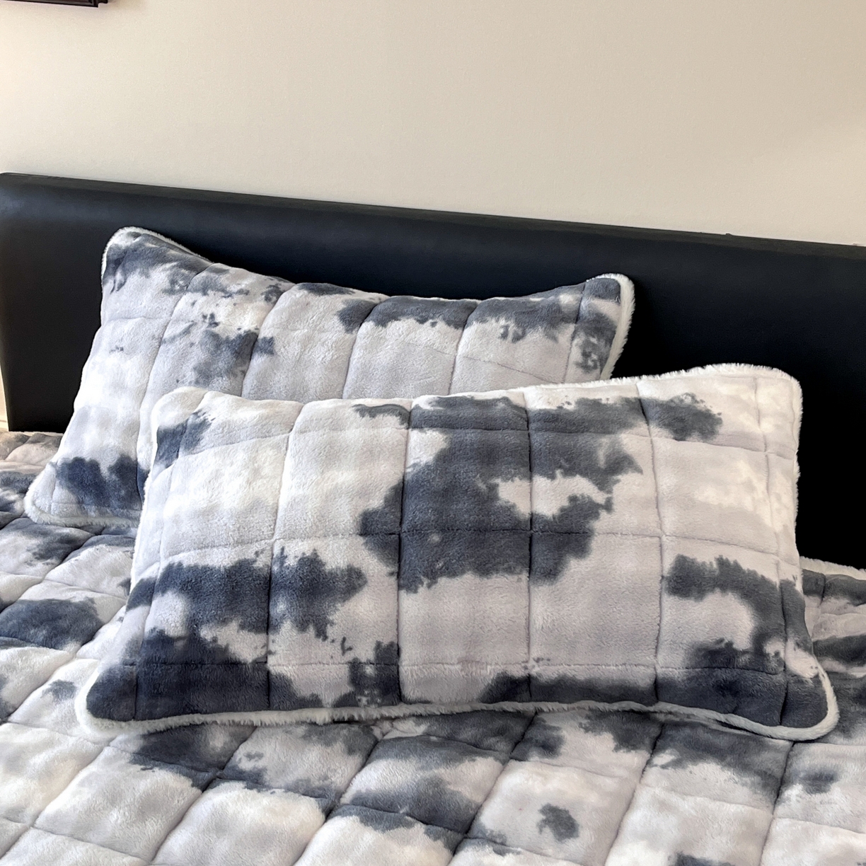 91家纺网 家纺一手货源 找家纺 卡伦家纺 2025新款兔毛绒高克重保暖床垫床褥 云端-灰白