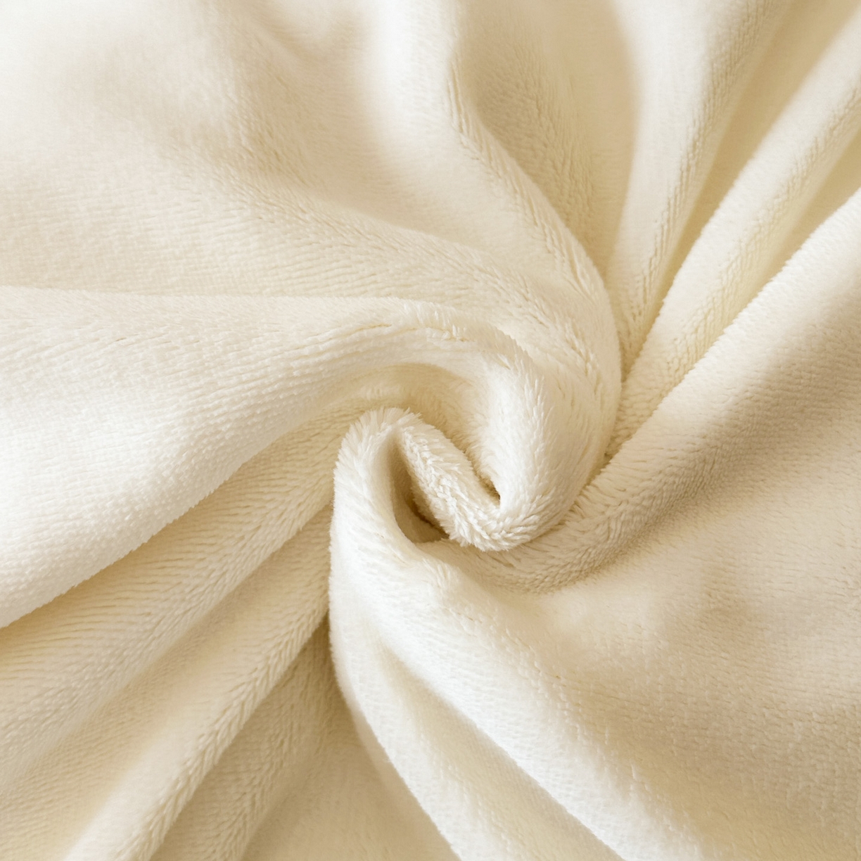 91家纺网 家纺一手货源 找家纺 （总）羚羊语家纺 2025新款【正宗全消光】230克牛奶绒田园风四件套毛巾绣刺绣花秋冬加厚法莱绒法兰绒珊瑚绒三件套