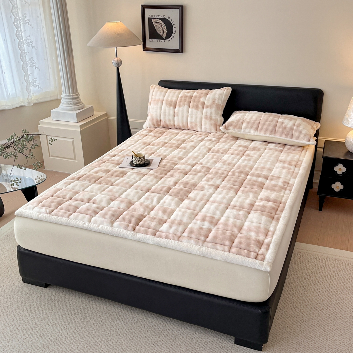 91家纺网 家纺一手货源 找家纺 卡伦家纺 2025新款兔毛绒高克重保暖床垫床褥 云端-奶咖