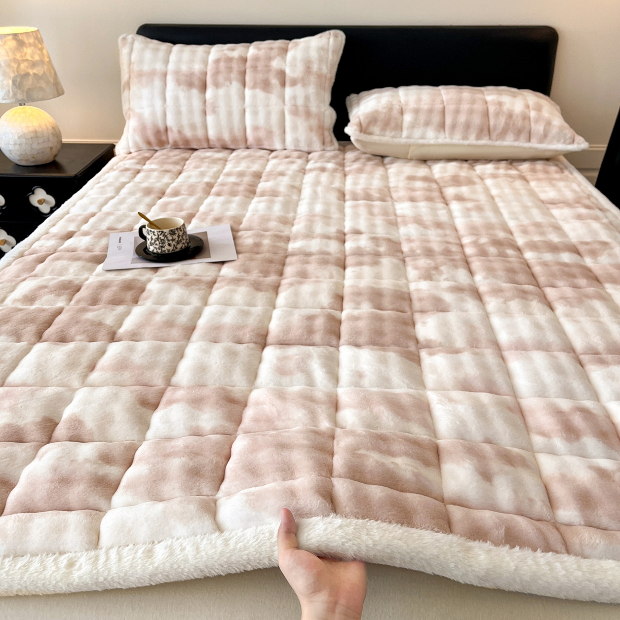 卡伦家纺 2025新款兔毛绒高克重保暖床垫床褥 云端-奶咖