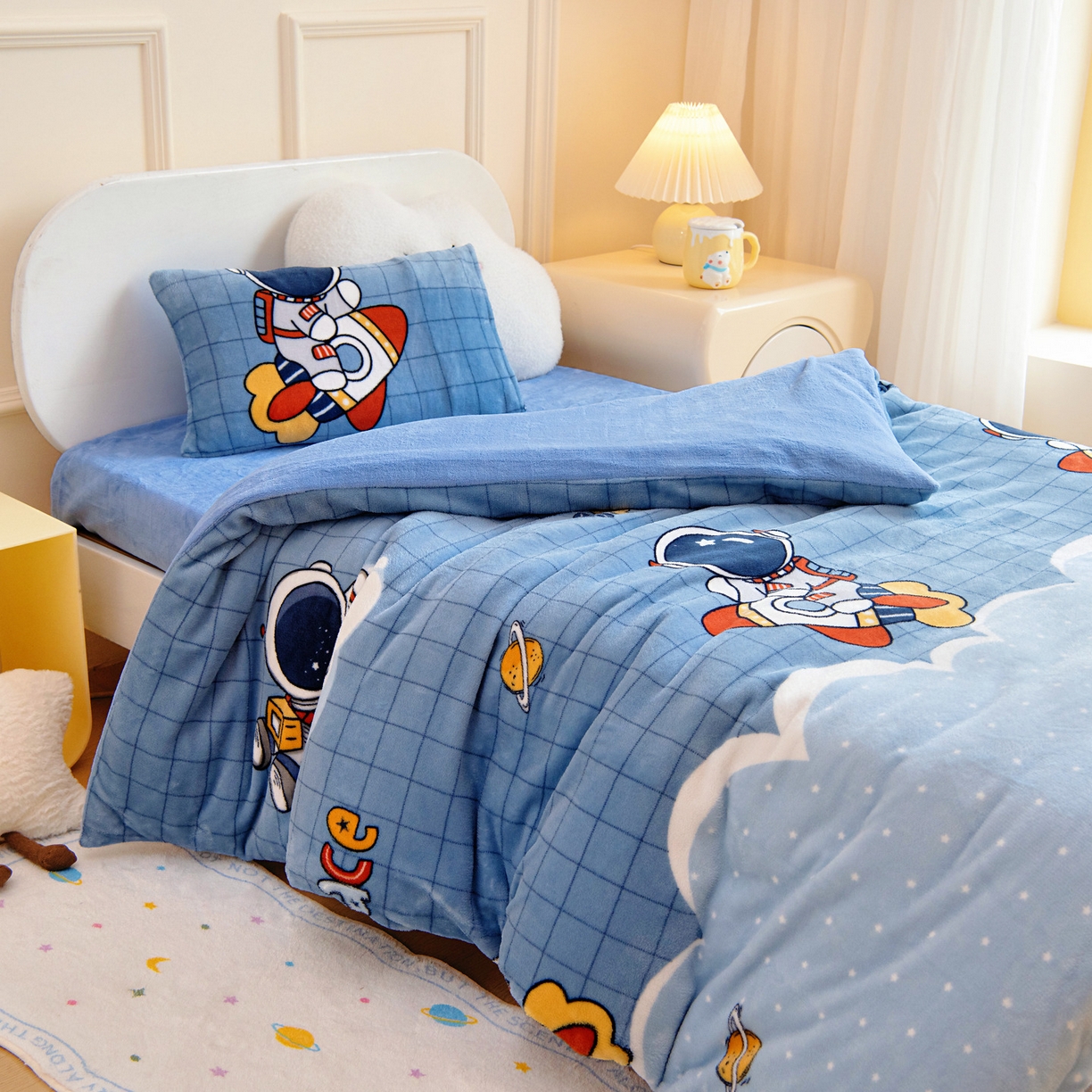 91家纺网 家纺一手货源 找家纺 梵赫 2025新款加厚牛奶绒三件套儿童套件幼儿园三件套系列 航天员