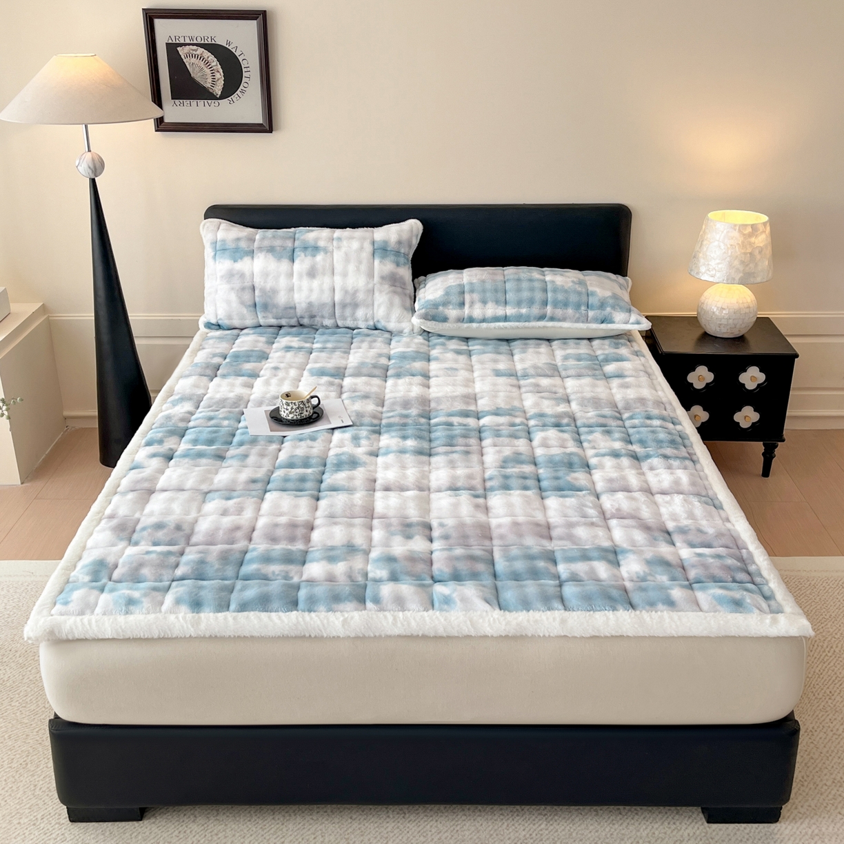 91家纺网 家纺一手货源 找家纺 卡伦家纺 2025新款兔毛绒高克重保暖床垫床褥 云端-青兰