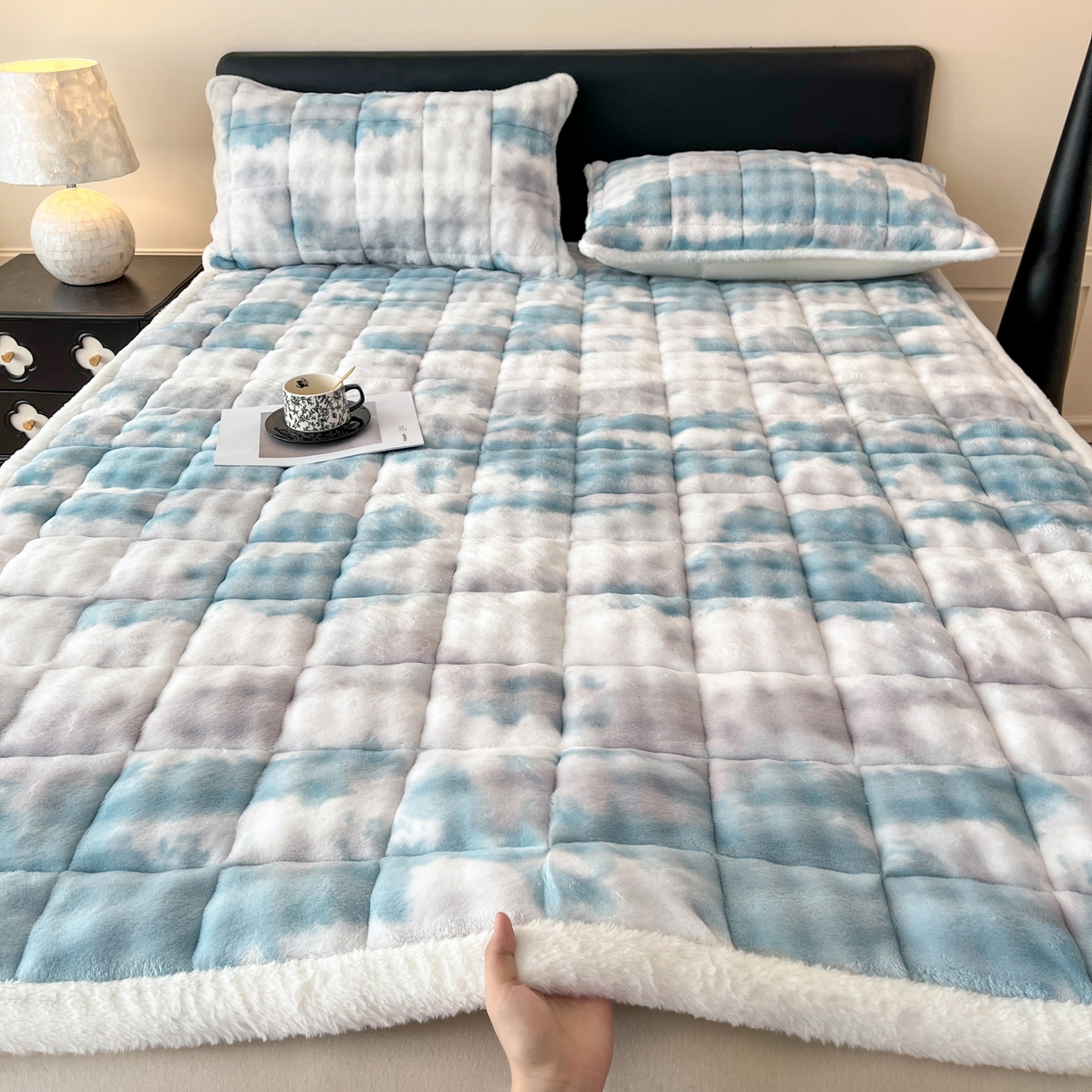 卡伦家纺 2025新款兔毛绒高克重保暖床垫床褥 云端-青兰