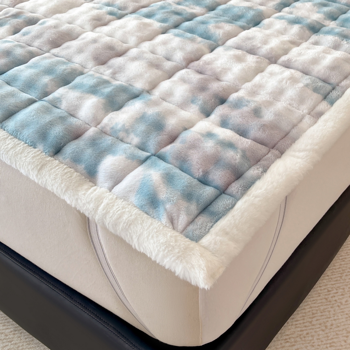 91家纺网 家纺一手货源 找家纺 卡伦家纺 2025新款兔毛绒高克重保暖床垫床褥 云端-青兰