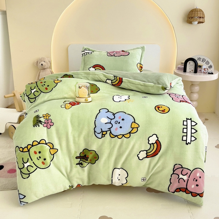 91家纺网 家纺一手货源 找家纺 梵赫 2025新款加厚牛奶绒三件套儿童套件幼儿园三件套系列 恐龙集结