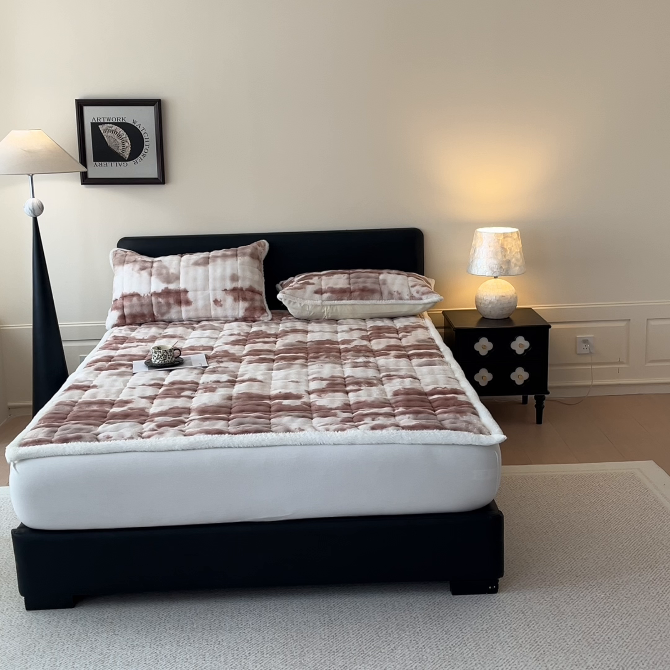 91家纺网 家纺一手货源 找家纺 卡伦家纺 2025新款兔毛绒高克重保暖床垫床褥 云端-烟棕