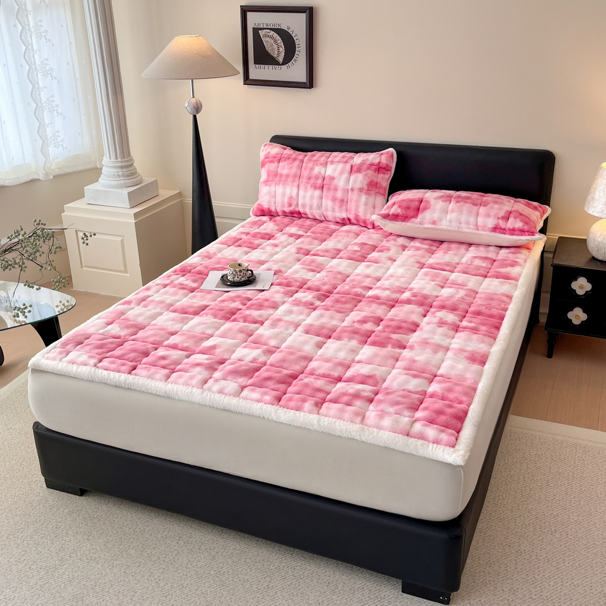 91家纺网 家纺一手货源 找家纺 卡伦家纺 2025新款兔毛绒高克重保暖床垫床褥 云端-脂粉