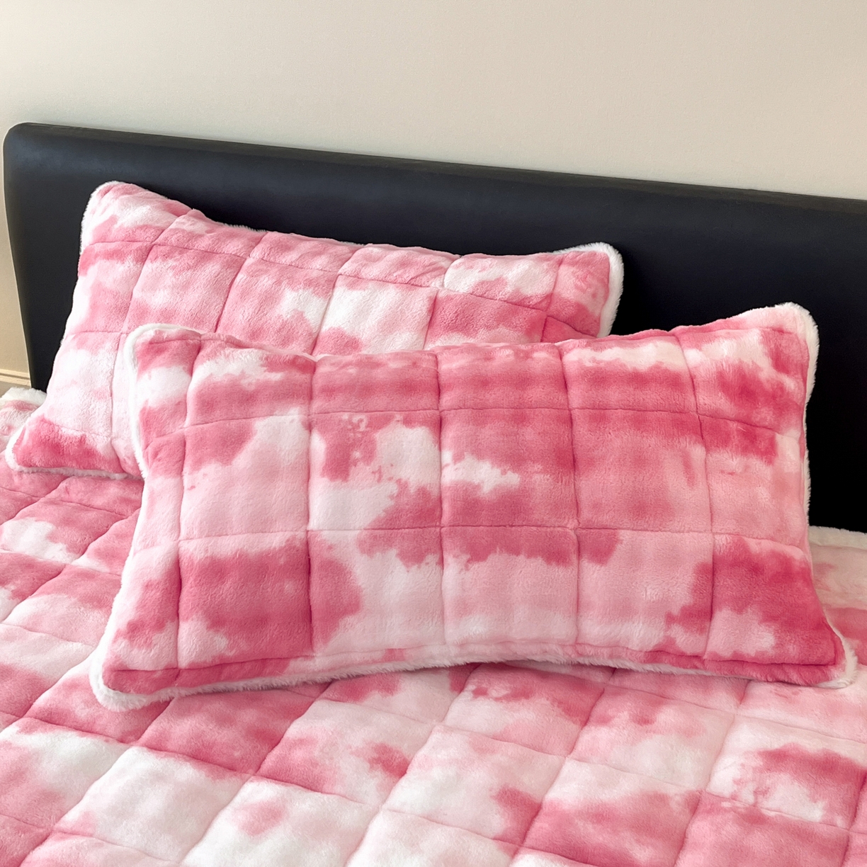 91家纺网 家纺一手货源 找家纺 卡伦家纺 2025新款兔毛绒高克重保暖床垫床褥 云端-脂粉