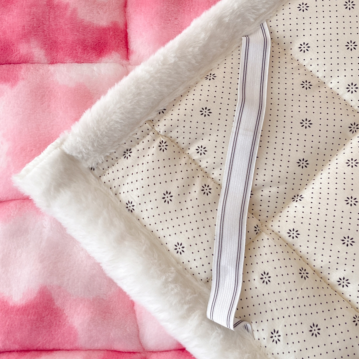 91家纺网 家纺一手货源 找家纺 卡伦家纺 2025新款兔毛绒高克重保暖床垫床褥 云端-脂粉