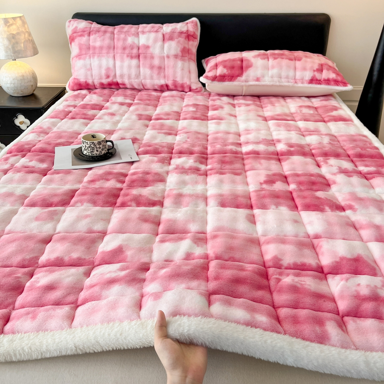 卡伦家纺 2025新款兔毛绒高克重保暖床垫床褥 云端-脂粉