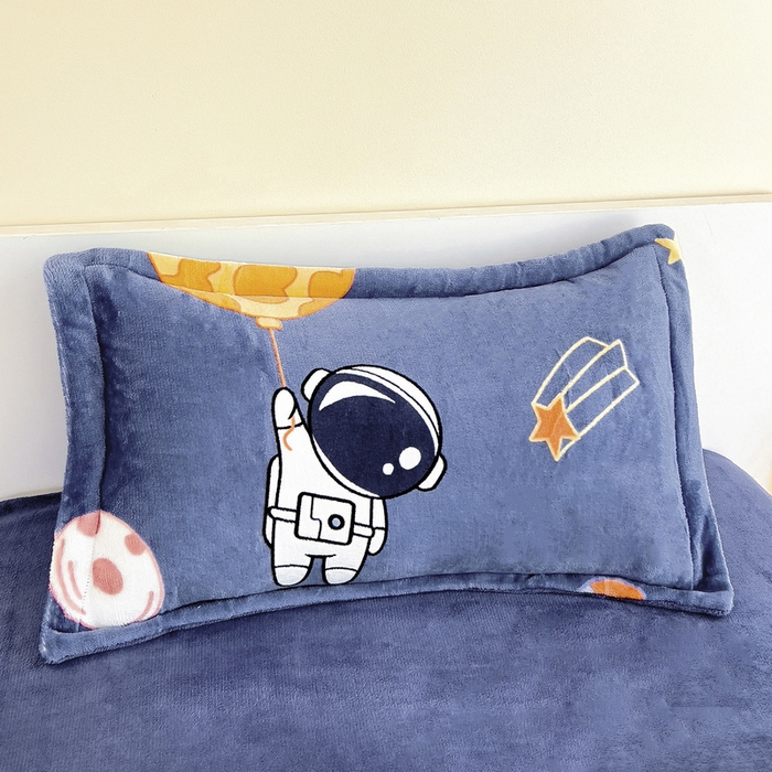 91家纺网 家纺一手货源 找家纺 梵赫 2025新款加厚牛奶绒三件套儿童套件幼儿园三件套系列 太空旅行