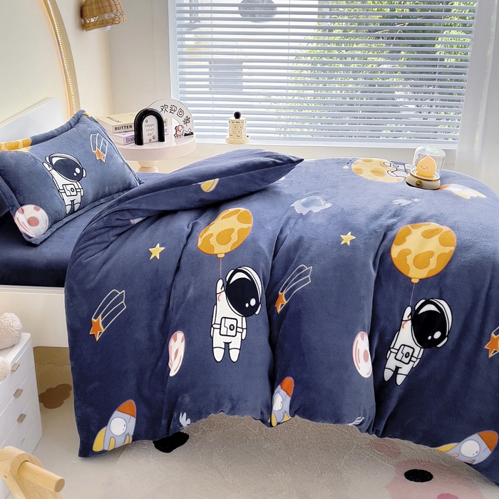 91家纺网 家纺一手货源 找家纺 梵赫 2025新款加厚牛奶绒三件套儿童套件幼儿园三件套系列 太空旅行