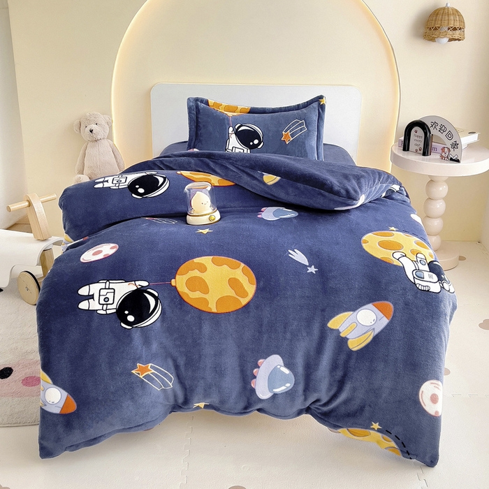 91家纺网 家纺一手货源 找家纺 梵赫 2025新款加厚牛奶绒三件套儿童套件幼儿园三件套系列 太空旅行