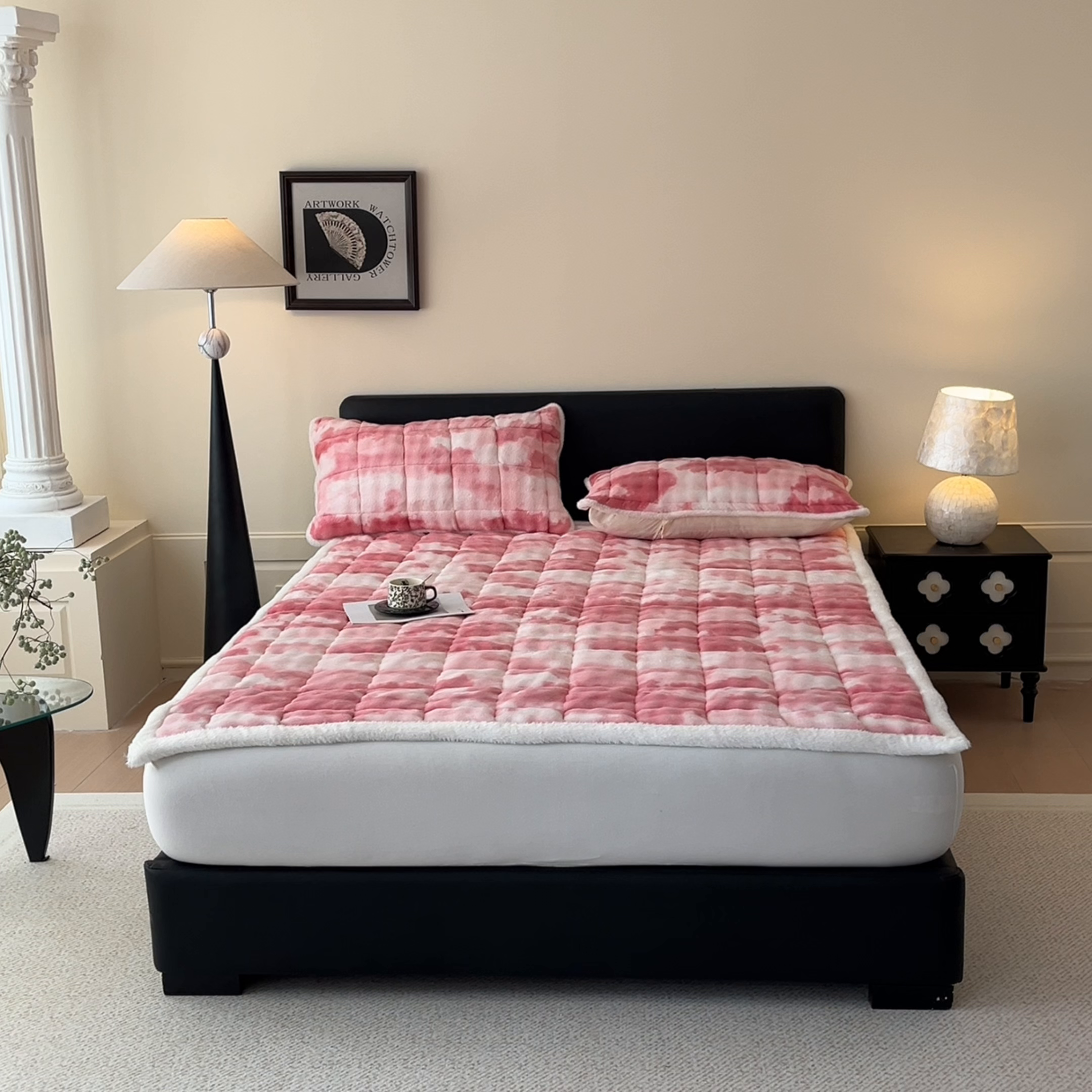 91家纺网 家纺一手货源 找家纺 卡伦家纺 2025新款兔毛绒高克重保暖床垫床褥 云端-脂粉